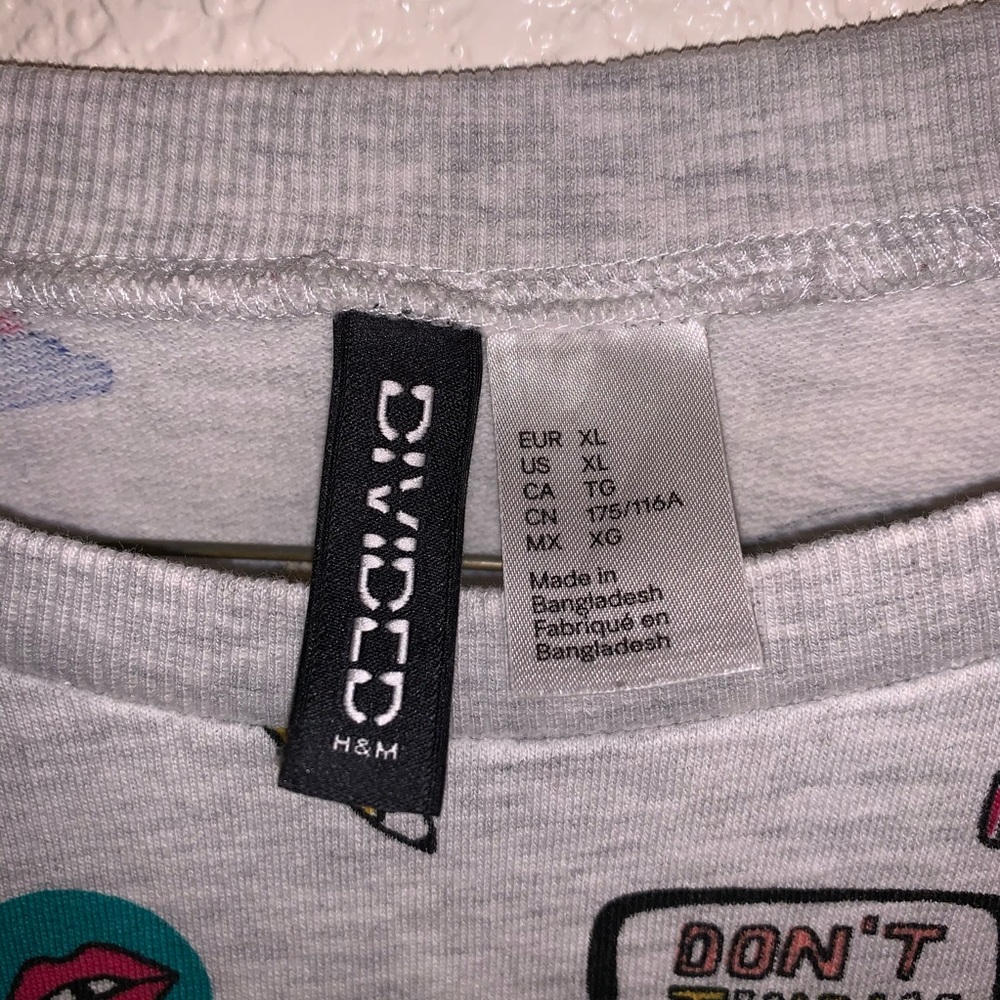 Fun school patterned sweater by divided XL - Picture 7 of 8